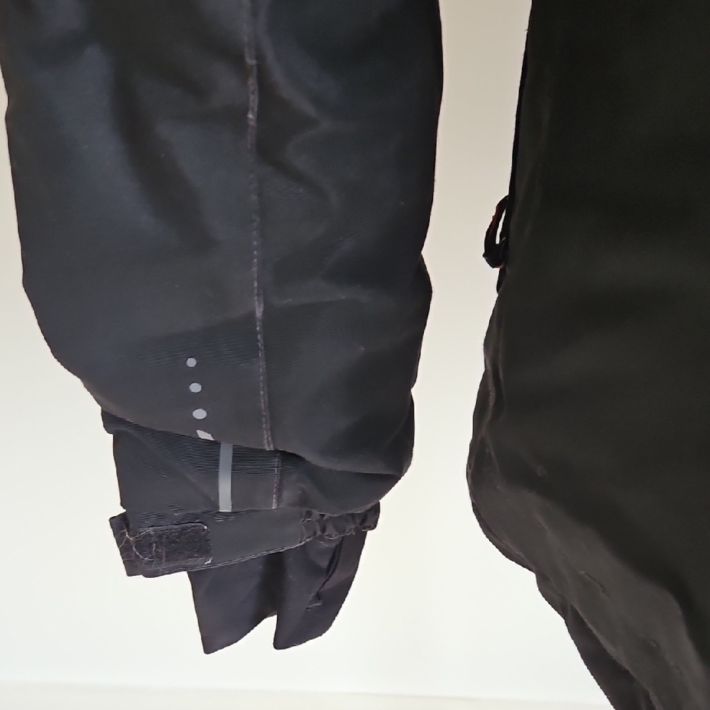 Ripzone Black Performance Jacket with Hood and Quilted Design - Picture 5 of 6